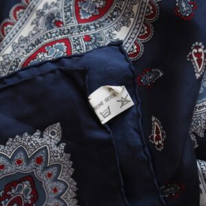 Paisley mintás selyemkendő